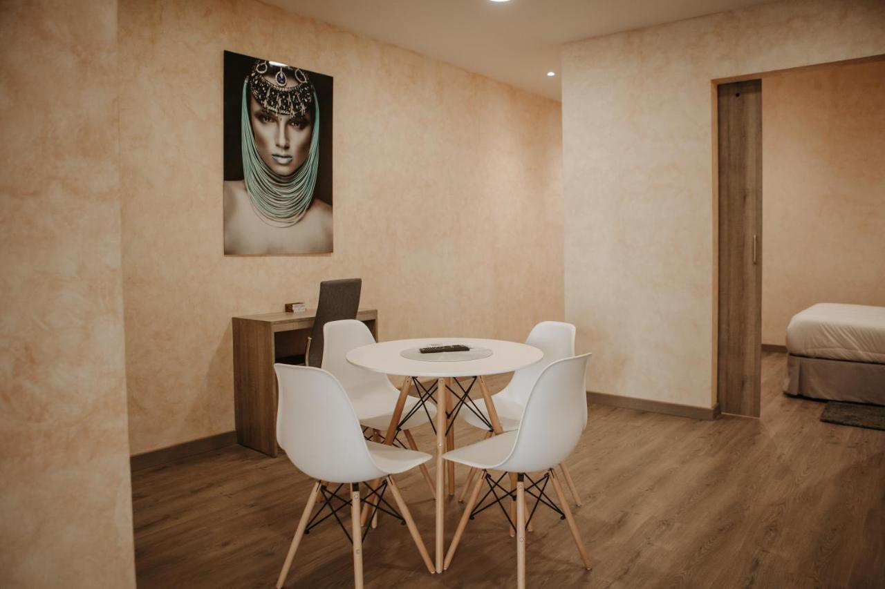 Hospedium Aloque Boutique Plaza Apartment Valdepenas Exterior photo