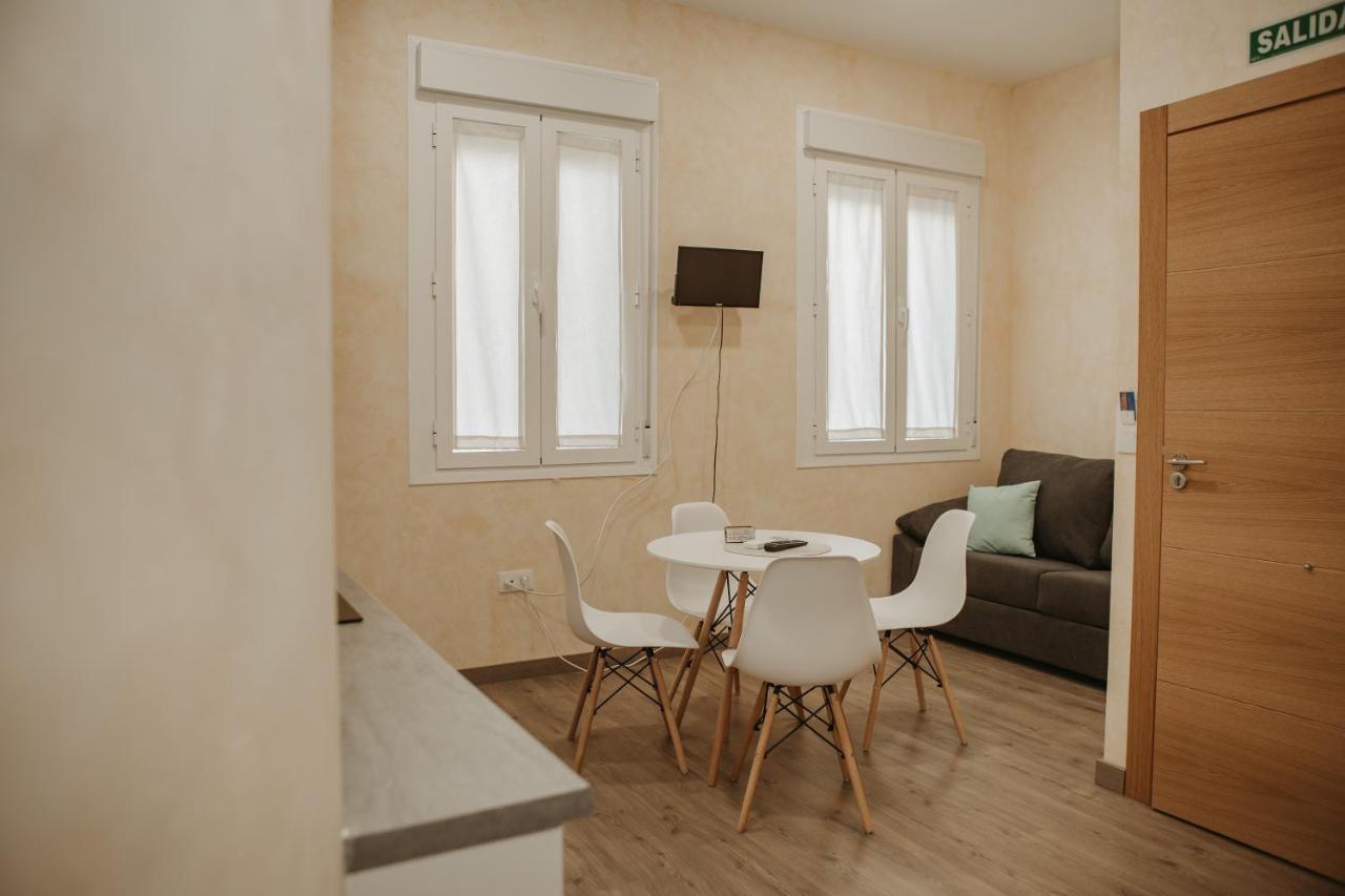 Hospedium Aloque Boutique Plaza Apartment Valdepenas Exterior photo